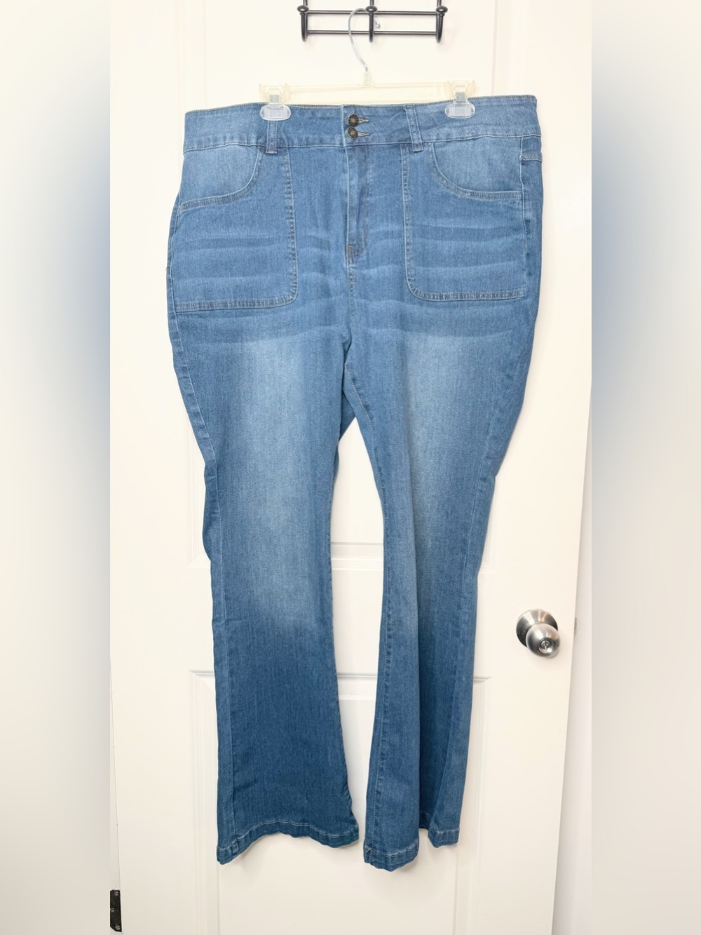 Women’s 4XL Plus Size Stretch Jeans High Rise Straight Leg Light Wash 40W